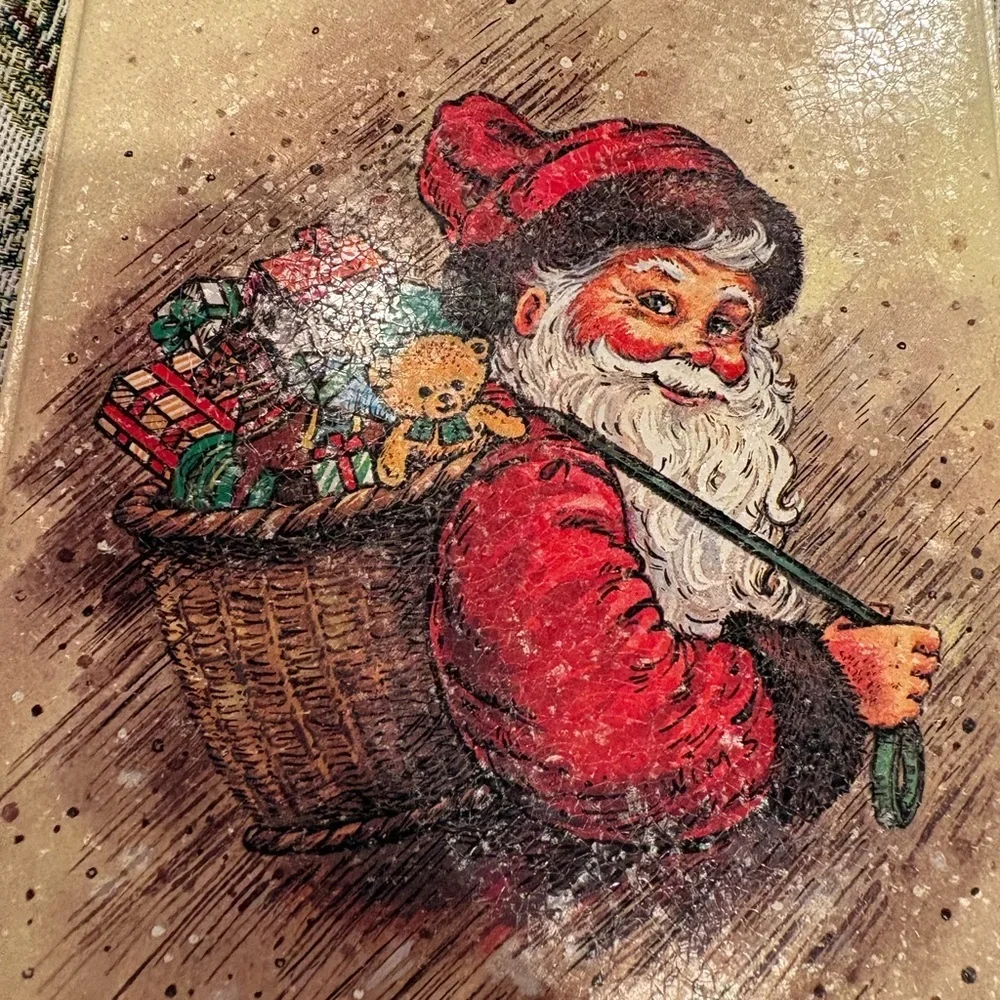 vintage 1986 Potpourri Press Santa Claus Christmas tin